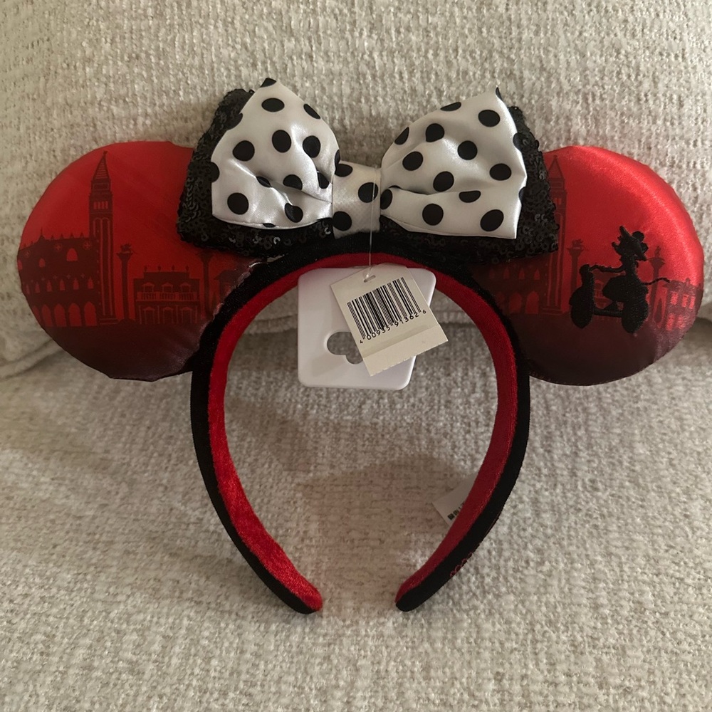 NWT Disney Minnie Ears